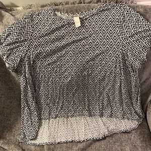 Black and white patterned H&M shirt